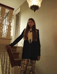 46013813_09_THEHIVE_MODELS_KAYSMETSERS_EDITORIAL_KAYSMETSERSPUSSPUSSMAGAZINEBYINALEKIEWICZANDRACHELBAKEWELL.thumb.jpg.450f65d9402319680c7b9fe5d2dd213f.jpg
