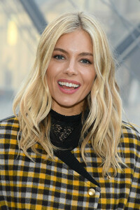 Louis+Vuitton+Photocall+Paris+Fashion+Week+51RLZ5tjA30x.jpg