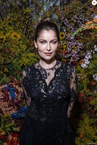 4676078-exclusif-laetitia-casta-lors-lors-de-l-950x0-2.jpg