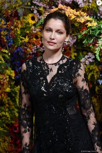 4676399-exclusif-laetitia-casta-lors-de-la-soi-950x0-3.jpg