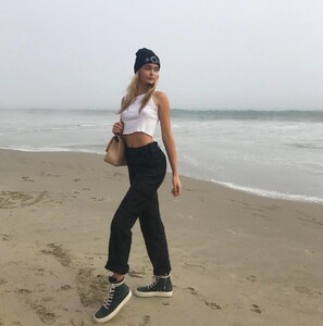 iamcarolinamarie - Bp5T_H4FheV.jpg