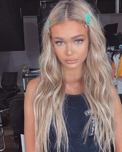 iamcarolinamarie - BvKQq_AFNEy.jpg