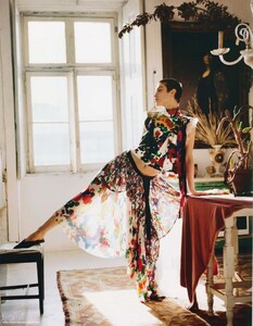 52c69eace625612114a8758560846da1b439f646_vogue_ewydanie_numer_13_page_184.thumb.jpg.f1798d6c483d890d9d366294ca19e542.jpg