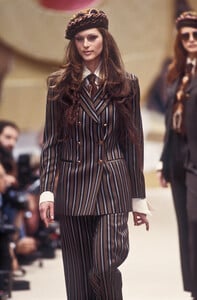 543756009_Byblos1993WomenRTW90.thumb.jpg.36a32f69dd5a8e1cde8f67f863e31c9f.jpg