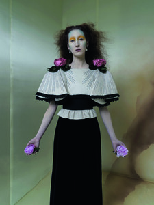 570847388_02_THEHIVE_MODELS_LORNAFORAN_EDITORIAL_LORNAFORANANOTHERMAN25MODERNMYTHOLOGIESBYTIMWALKERANDKATYENGLAND.thumb.jpg.740b709d9a0c62f86e04461c6beffd81.jpg