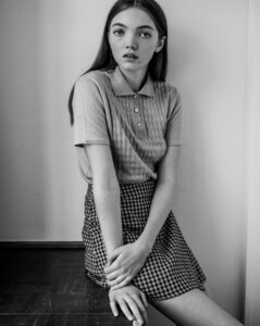587990651_02_THEHIVE_MODELS_ELLIASOPHIA_BOOK.thumb.jpg.93272b829a742439501ac65f0026aad1.jpg