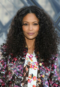 Thandie+Newton+Louis+Vuitton+Photocall+Paris+ypCPLR2YFlMx.jpg