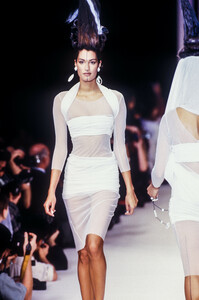 67367424_KarlLagerfeld1994WomenRTW76.thumb.jpg.63c48934cd10a2aa0db0bd41c5553dc8.jpg