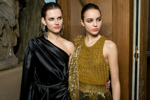 Altuzarra+Fall+2019+Backstage+DZtx5gfkqahx.jpg