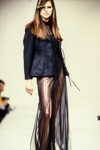 817435928_PacoRabanne1993WomenRTW10.thumb.jpg.60c81e3dc272ae33bc2738c49a473c9e.jpg