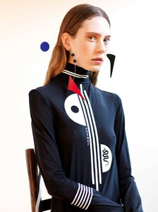 834427366_42_THEHIVE_MODELS_KAYSMETSERS_BOOK.thumb.jpg.945261b4a8be773ac13d33a1419a9add.jpg