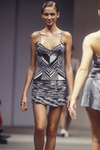 869436084_Missoni1995WomenRTW51.thumb.jpg.d75ac30b244e18c0932f150cae8f545b.jpg