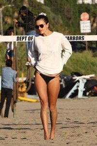 Alessandra Ambrosio - Sayfa 3 882581837_ale180319BZNimage194.thumb.jpg.e676fc4031d33c6ee3aced8efcc7b0a0