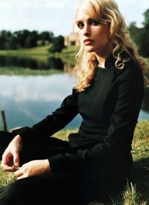 lores_Lydia Koeppel__Pictures__Editorials__Cosmo UK - Grace Huang_Cosmo UK-Grace Huang_0005.jpg