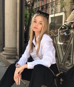 iamcarolinamarie - BjxrcqJgXnO.jpg