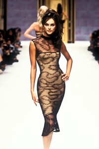 98957665_HerveLeger1996WomenRTW101.thumb.jpg.993fe341e082837c816a48fa134764d1.jpg