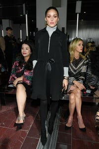 Olivia+Palermo+Giambattista+Valli+Front+Row+dTEeYn0z3U_x.jpg