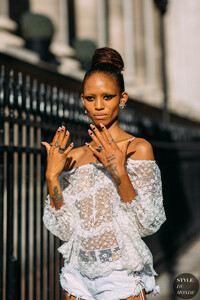 Adesuwa-Aighewi-by-STYLEDUMONDE-Street-Style-Fashion-Photography20180704_48A2457.jpg