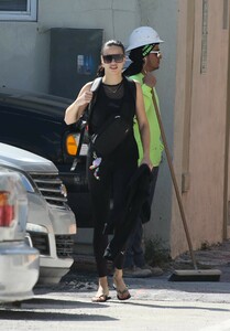 Adriana-Lima_-Leaving-her-workout-in-Miami--10.jpg