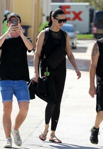 Adriana-Lima_-Leaving-her-workout-in-Miami--11.jpg