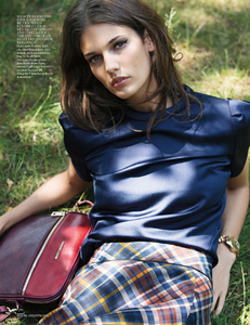 Armstrong_Vogue_UK_October_2013_08.thumb.png.bc0e42925f9bcae71faa9c5064056d3f.png