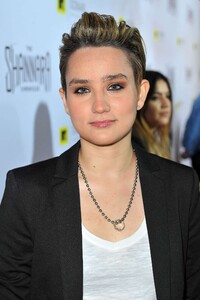 Bex-Taylor-Klaus--The-Shannara-Chronicles-Premiere-Party--05.jpg
