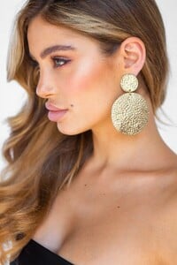 GOLD_METAL_EARRINGS_GOLD_ADORNE24th_Jan_Belle_Lucia_Xenia_CK_910_of_994.jpg