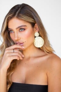 GOLD_METAL_EARRINGS_GOLD_ADORNE24th_Jan_Belle_Lucia_Xenia_CK_911_of_994.jpg