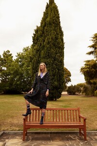 Gemma-Ward-Balenciaga-Dress-Chloe-Boots-Jones-Magazine-By-Amanda-Shadforth-Oracle-Fox-01.thumb.jpg.dbefdff48aae0530cfafe4529e79397d.jpg