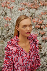 Gemma-Ward-Romance-Was-Born-Pink-Dress-Jones-Magazine-Oracle-Fox.thumb.jpg.df8a01645cfe2de310afdfdd073ac8e8.jpg