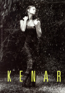 Helena-Christensen-Kenar-1994-01.thumb.jpg.fc74eea03ee03898df12f808d9a95ff4.jpg