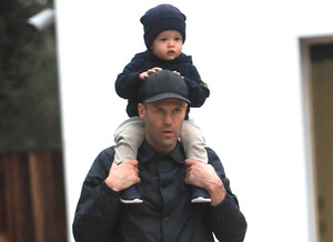 Jason-Statham-teaches-his-son-to-ride-a-scooter-1.thumb.jpg.a2645445960f57b1e8f5f8db89ca93b6.jpg