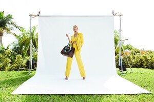 Karolina-Kurkova-Cybex-Campaign10.thumb.jpg.161b1ccdd9ae65e25a39117fd11f1fea.jpg