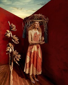Leah-Rodl-Editorial02.thumb.jpg.9488fc03d090b70b02755f4953000470.jpg