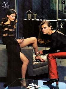 Meisel_Valentino_Fall_Winter_99_00_05.thumb.png.4772907af9463d4a7f8be7f73a1509f4.png