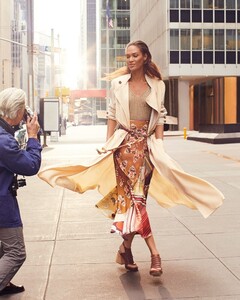 Neiman-Marcus-Spring-Summer-2019-Campaign09.thumb.jpg.9f742eea7bfc7a899e8103513ae6636a.jpg