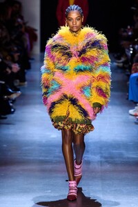 PrabalGurung_1-683x1024.thumb.jpg.162bc9f872083ae49b6a6dd3209c7232.jpg