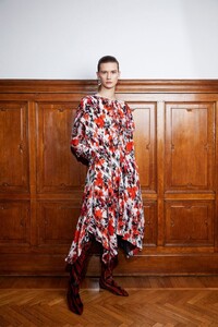 Roberto-Cavalli-Pre-Fall-18-1-683x1024.jpg