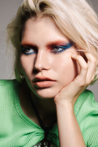 SHOT_05_BLUE_PINK_EYE_074_v3_RGB.jpg