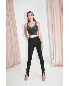 SIGNATURE-SS19-LOOK-15-DENIM-RETRO-BRA-TOP-SNAP-LEGGINGS.jpg