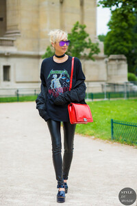 Soo-Joo-Park-by-STYLEDUMONDE-Street-Style-Fashion-Photography0E2A3803-700x1050@2x.jpg