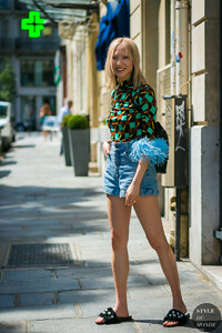 Soo-Joo-Park-by-STYLEDUMONDE-Street-Style-Fashion-Photography0E2A9804-700x1050@2x.jpg