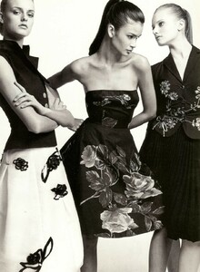 Twice_Romantic_Vogue_Italia_April_2001_5.jpg