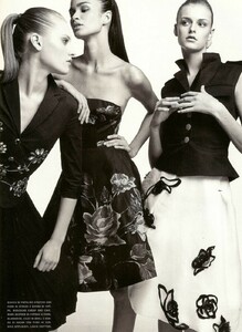 Twice_Romantic_Vogue_Italia_April_2001_6.jpg