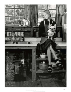 Weber_Vogue_UK_October_2013_14.thumb.png.29fbe9138a0975f32c16618bce53e19a.png