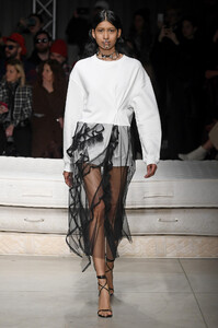 act-n-1-rtw-fall-2019-milan-fashion-week-mfw-012.thumb.jpg.46260906cf162b69c44bc1e8825c6d82.jpg