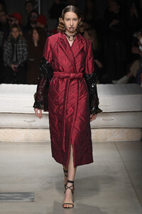 act-n-1-rtw-fall-2019-milan-fashion-week-mfw-020.thumb.jpg.9692f84bc735c7c86380c5097b42c036.jpg