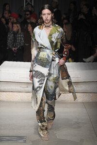 act-n-1-rtw-fall-2019-milan-fashion-week-mfw-026.thumb.jpg.6457b5e7d2197f67a110b7659e93b0fd.jpg
