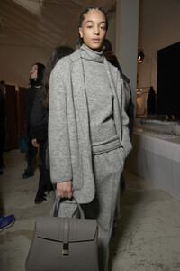 agnona-bks-v-rf19-0948.thumb.jpg.9fe4d564dc1c3f84f6e847ee486f4134.jpg