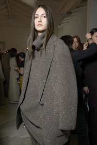 agnona-bks-v-rf19-0964.thumb.jpg.44f67eb54f99a652f48662af966069ef.jpg